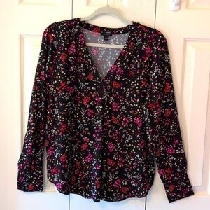 🌹 STUNNING ANN TAYLOR Floral Blouse🌹 Discounted Shipping!